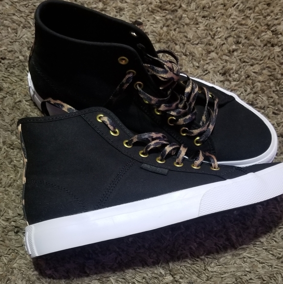 Women's DC high tops sz 9 NEW - Picture 2 of 8